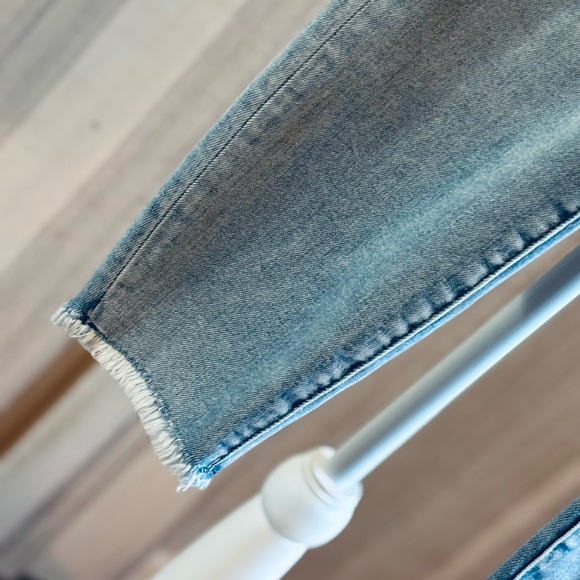 Dear John Pixie Skinny Distressed  Denim Jeans. Raw Hem Light Wash Women’s Sz-31 - Picture 5 of 8